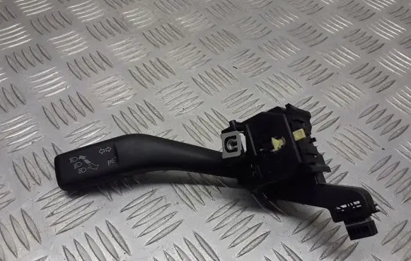 Skoda Octavia Mk2 (1Z) Indicator stalk 1K0953513E