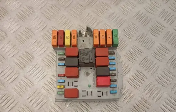 Fiat Ducato Fuse module 1376610080 1376610080057657