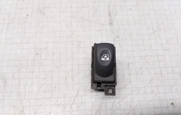 Renault Laguna I Electric window control switch 7700417488B
