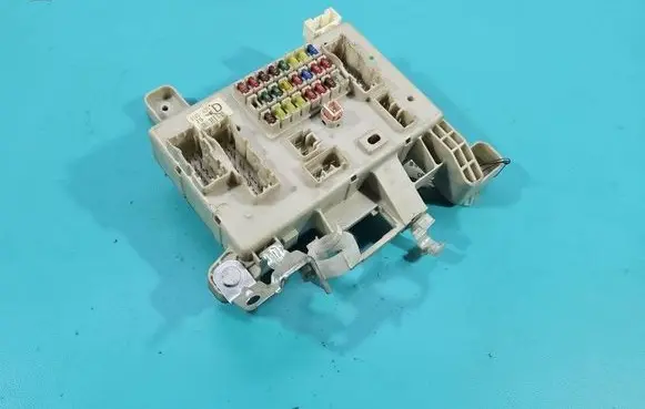 Toyota Land Cruiser (J120) Fuse box set 05836D14D IMPRK1522435