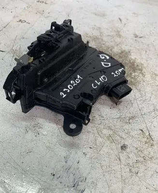 Renault Clio V Rear door lock 825007311