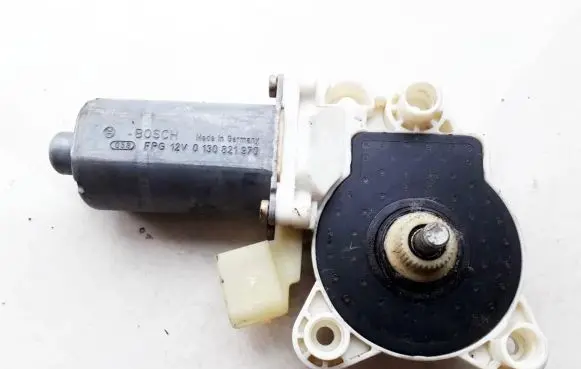 Mercedes-Benz E W211 Front door window regulator motor 0130821970 A2118202942