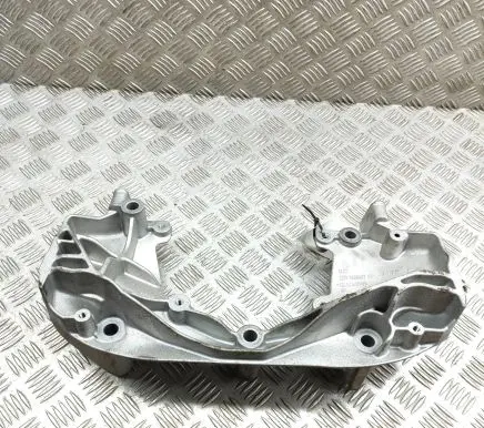 BMW i4 Engine mounting bracket 9485637