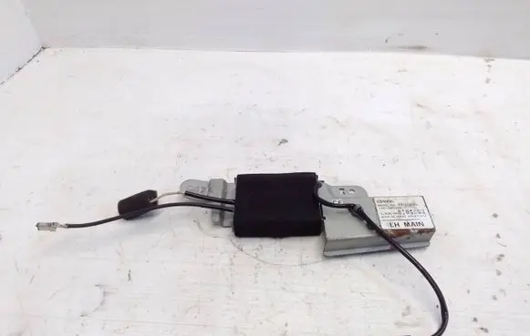 Subaru Forester SF Aerial antenna amplifier 286879002