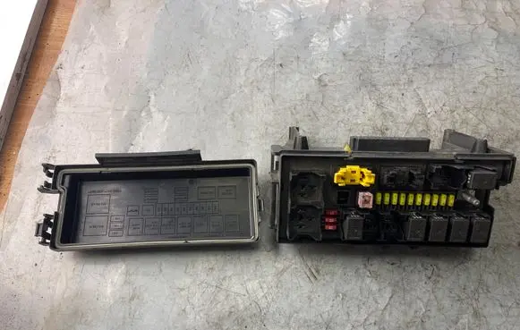 Jeep Grand Cherokee (WK) Fuse module 04692087AB