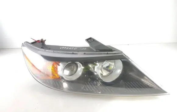 KIA Sorento Headlight/headlamp 921022P110 009G071EWX