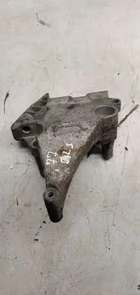 Volkswagen PASSAT B6 Engine mounting bracket 03G199207G