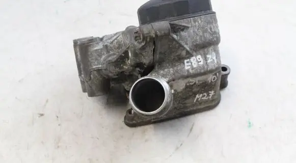 BMW Z4 E89 Oil filter mounting bracket 7573212 7570085 11427573212
