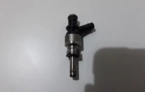 Audi A8 S8 D4 4H Fuel injector SV3290413145036 095D1312