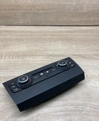 BMW X1 E84 Climate control unit 9221853 100613172