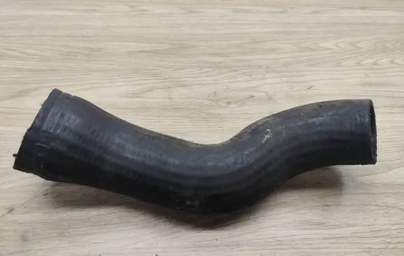 Volvo XC90 Intercooler hose/pipe 30680217