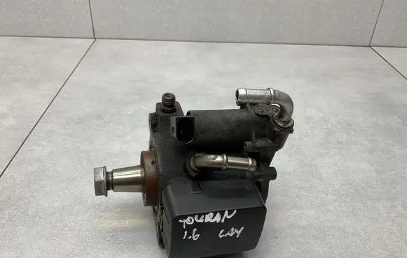 Volkswagen Touran II Fuel injection high pressure pump 03L130755E