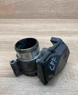 Volkswagen Tiguan Throttle valve 03L128063R A2C31762900