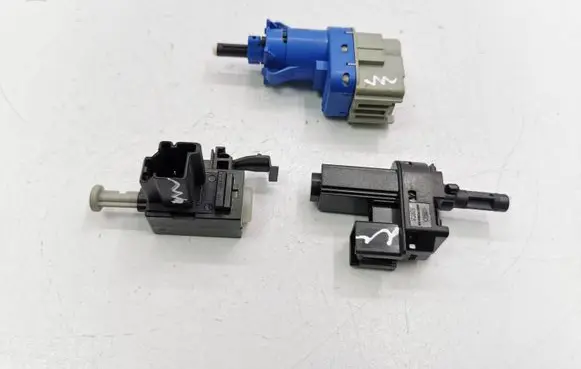 Ford Kuga II Brake pedal sensor switch 6G9T11A152AA 4M5T7C534AA 8T4T9G854AA