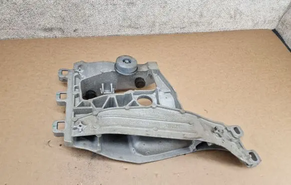 Jaguar F-Pace Gearbox mounting bracket HX736A026DE HX735060DD