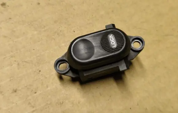 Chrysler PT Cruiser Central locking switch button 04671623AA