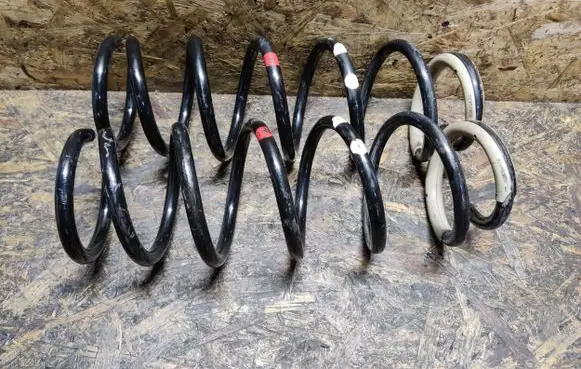 Infiniti Q50 Rear coil spring M3X15472