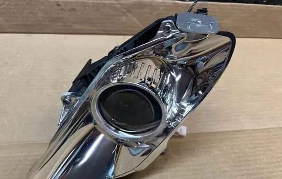Mercedes-Benz E W212 Headlight/headlamp bulb L02215D 17055701AB A2128202759KZ
