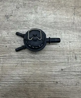 Porsche Macan (95B) Coolant heater control valve 7P5121671