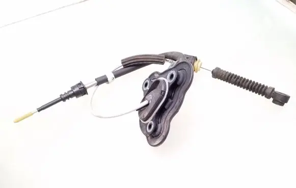 Renault Megane III Gear shift cable linkage 8200975292