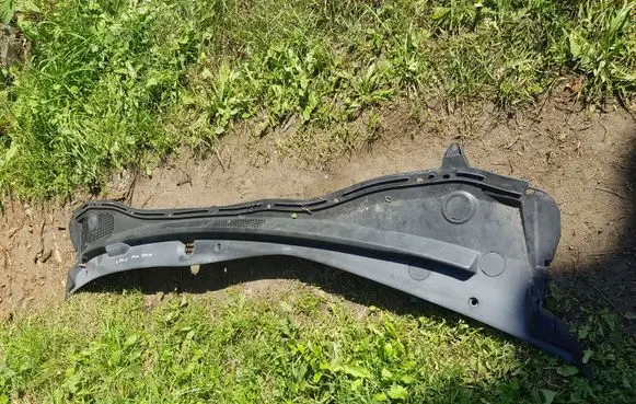 Honda Odyssey Tailgate/trunk upper cover trim 