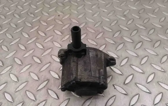Mercedes-Benz E W212 Vacuum pump A6512300165