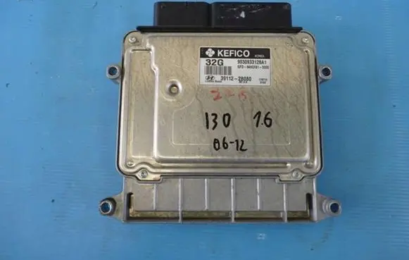 Hyundai i30 Engine control unit/module 391122b080