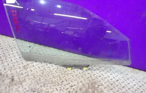 Mitsubishi Outlander Front door window glass four-door