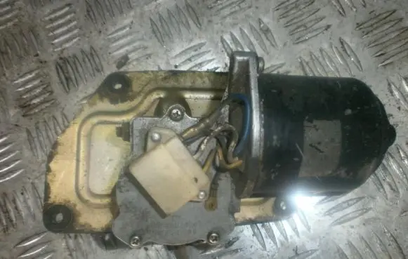 Isuzu Trooper Wiper motor