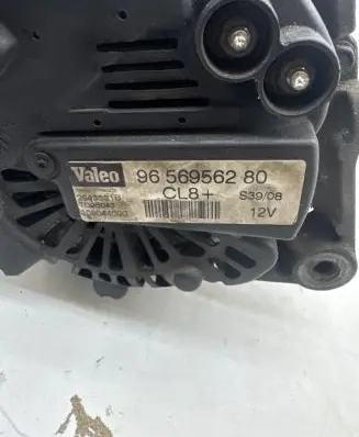 Citroen C4 I Generator/alternator 96569562