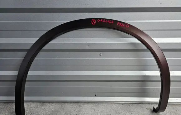 Maserati Grecale Front arch trim 