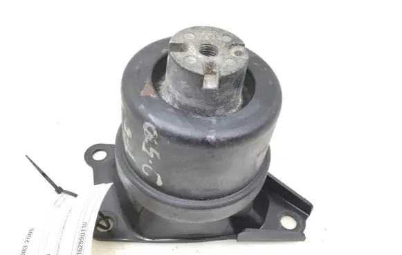 Volkswagen Transporter - Caravelle T5 Engine mount bracket