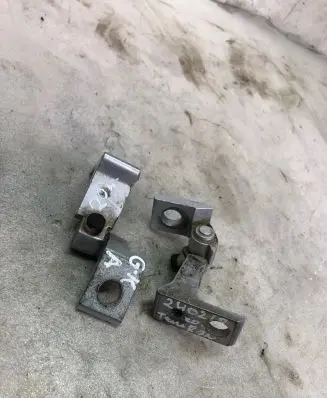 Volkswagen Touran III Rear door hinge set 8x0831403e