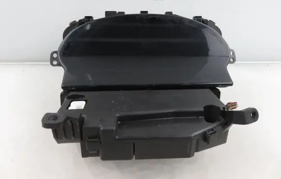 Toyota Yaris Speedometer (instrument cluster) 21655865