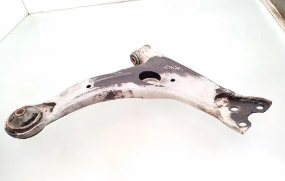 Toyota Avensis T250 Front lower control arm/wishbone