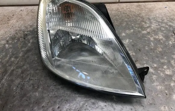 Ford Fiesta Headlight/headlamp
