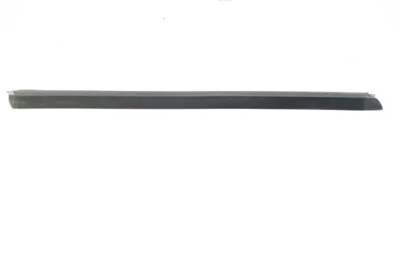Maserati Ghibli Rubber seal front door window/glass 670030047