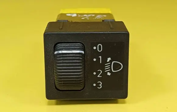 Saab 9000 CS Headlight level height control switch 4083879
