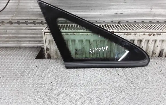 Opel Zafira B Front triangle window/glass 
