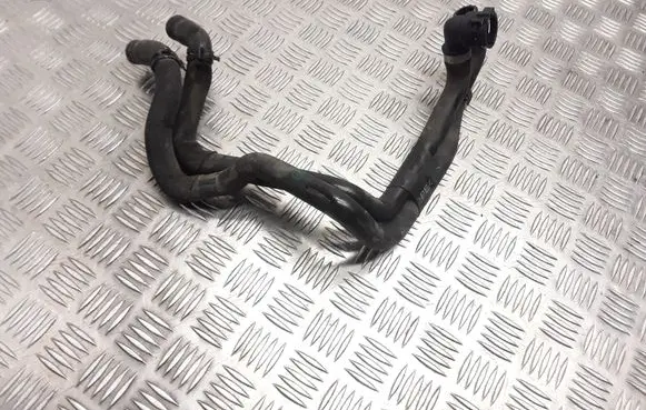Volkswagen Touran I Engine coolant pipe/hose