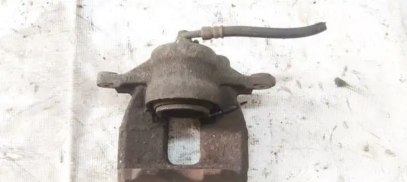 Honda CR-V Front brake caliper y04264