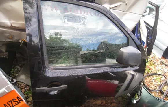 Nissan Navara D40 Front door