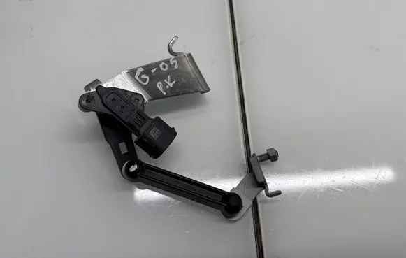 BMW X5 G05 Headlight/headlamp level sensor 6895467
