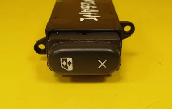 Renault Megane I Central locking switch button 430215