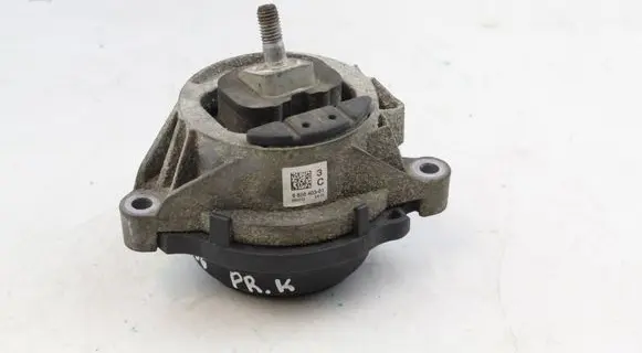 BMW 3 F30 F35 F31 Engine mount bracket 6856403 22116856403