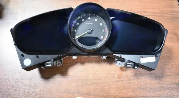 Porsche Panamera (971) Speedometer (instrument cluster) 971920916F555525