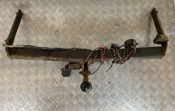 Volkswagen PASSAT B6 Tow bar set E11005443