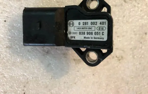 Audi A4 S4 B8 8K Air pressure sensor 038906051 038906051C