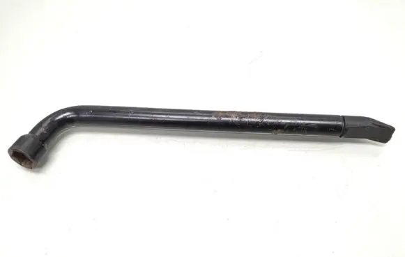 Volvo XC90 Wheel nut wrench 