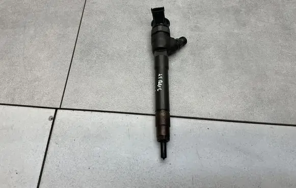 Nissan X-Trail T32 Fuel injector 0445110546